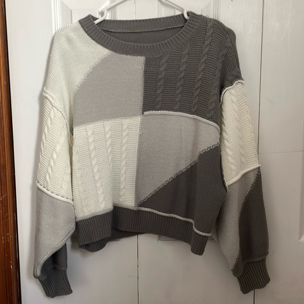 Small white and grey knit sweater no tags